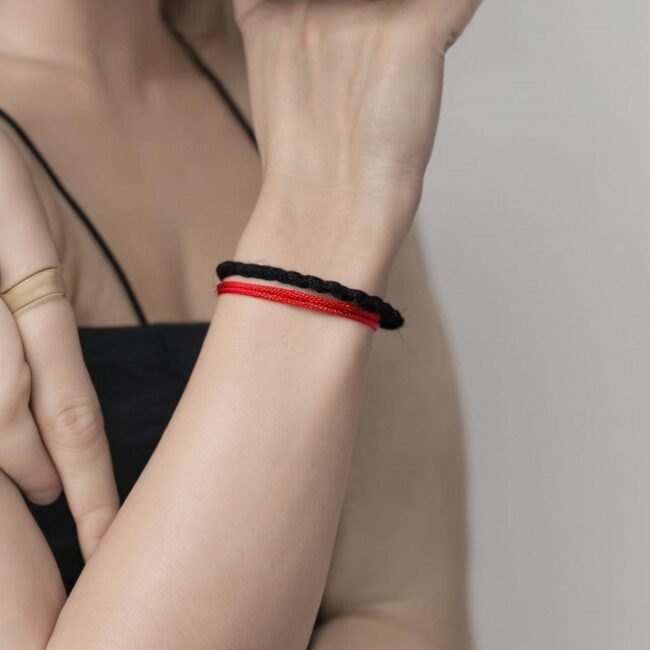 Czy czerwona nitka przynosi szczęście