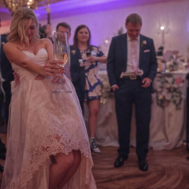 Opieka nad panną młodą podczas przyjęcia